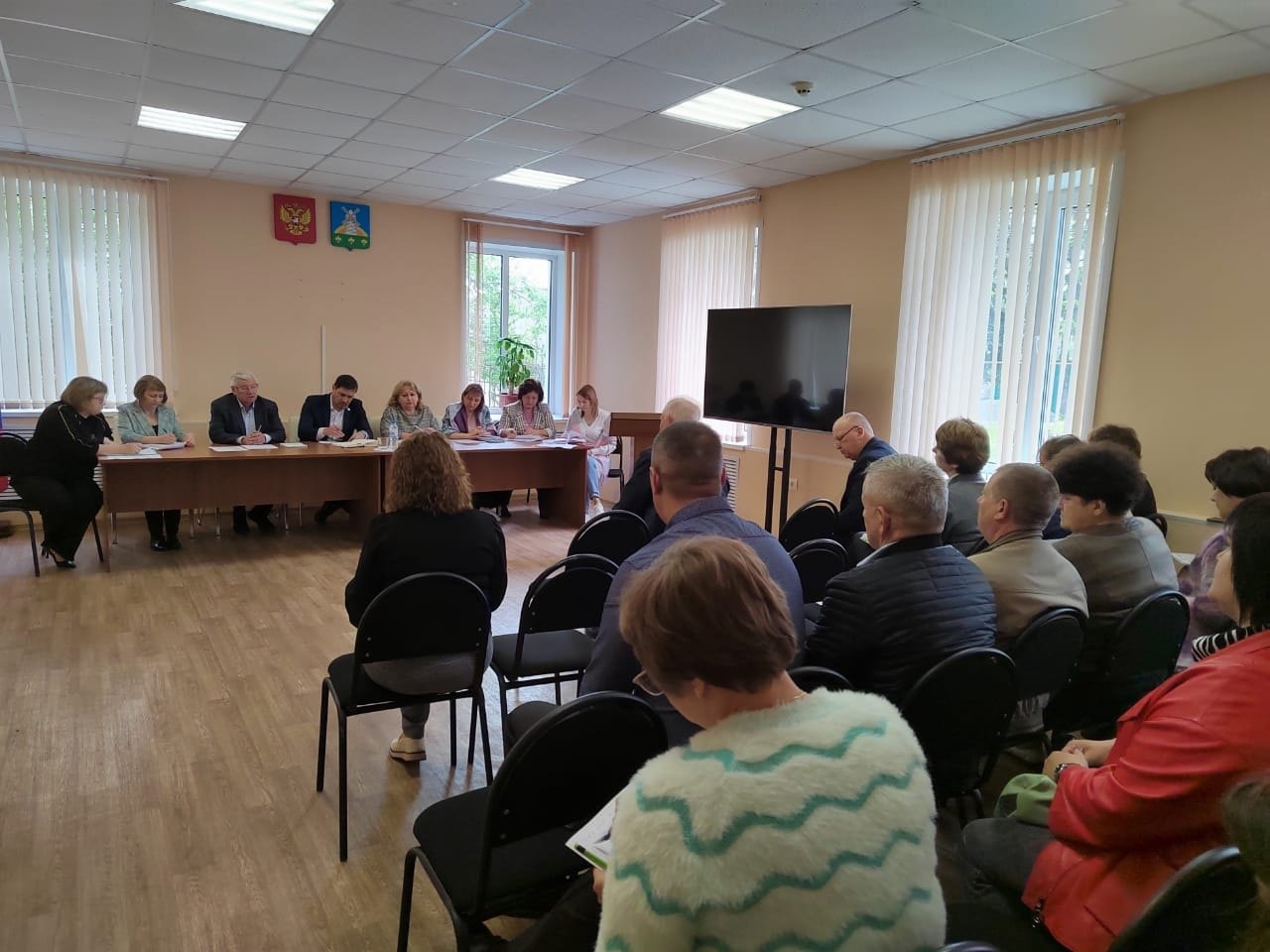 Глава Токаревского округа В.Н.Айдаров провел еженедельное оперативное совещание.